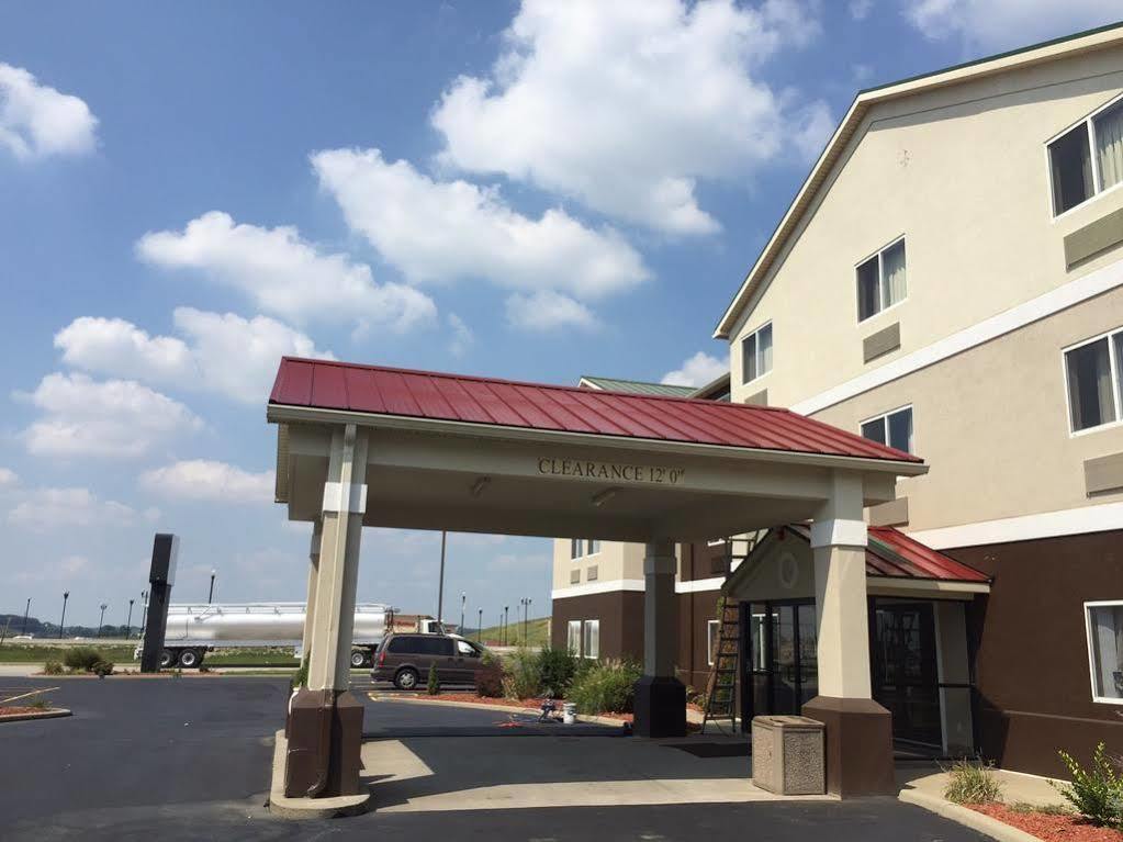 Quality Inn & Suites Ferdinand Extérieur photo